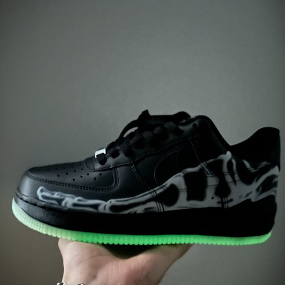 NIKE AIR FORCE 1 black skeleton GLOW IN THE DARK - BRAND NEW - Picture 1 of 4